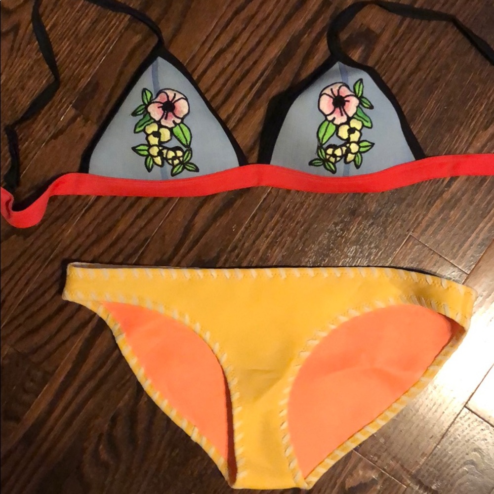 Triangle flower top bikini